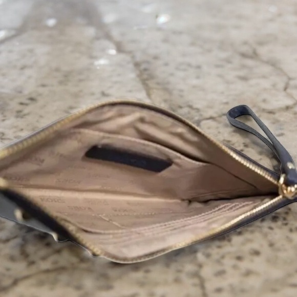 MICHAEL KORS Large Zip Stud Wristlet Saffiano Sandrine / Deep Blue - Picture 4 of 5